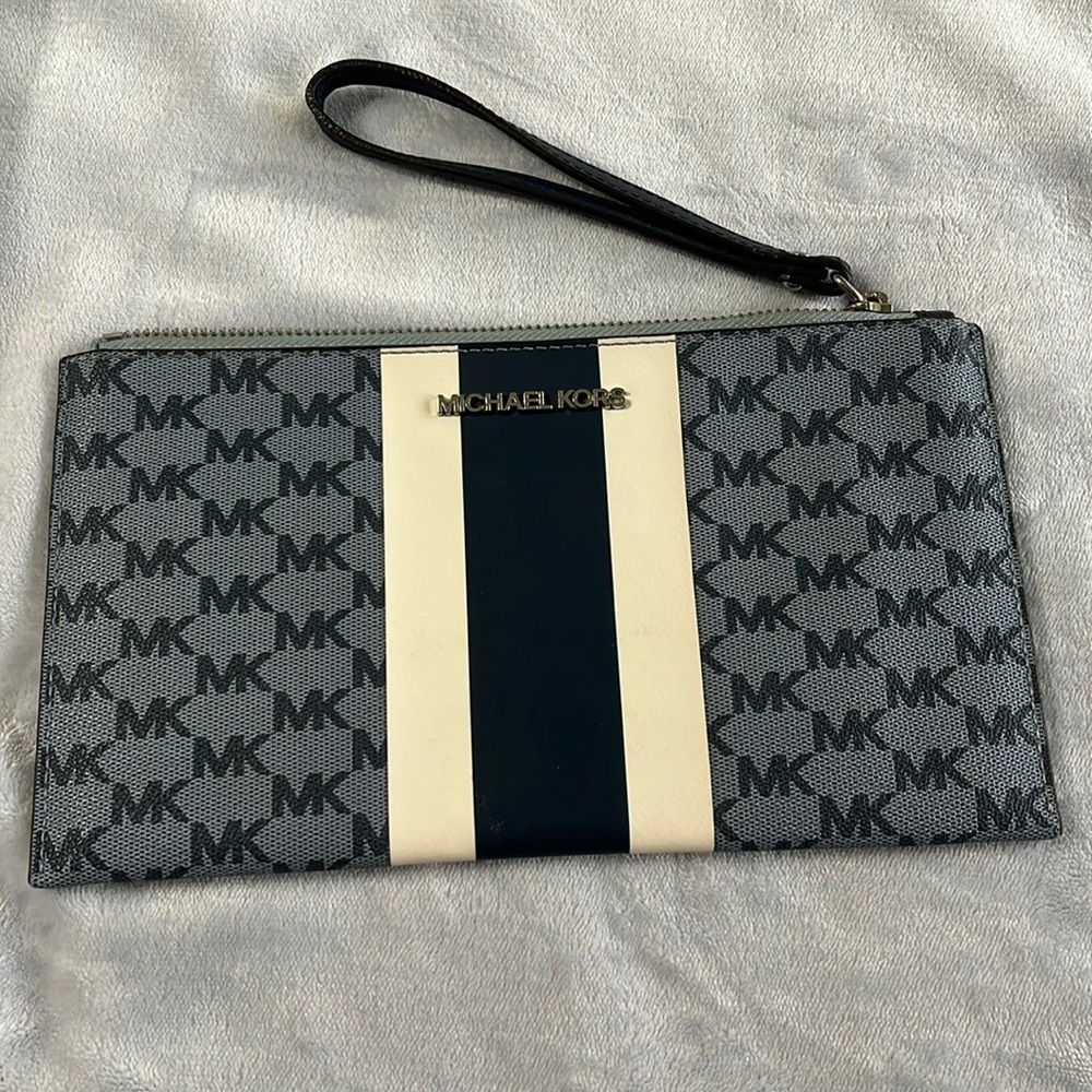 Michael Kors Wristlet